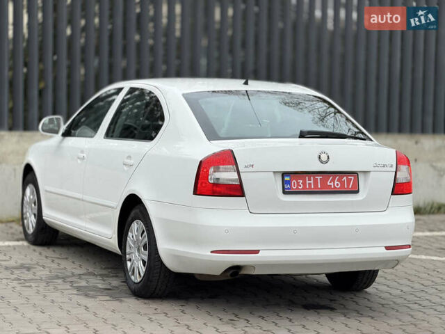 Белый Шкода Октавия, объемом двигателя 1.6 л и пробегом 239 тыс. км за 7999 $, фото 16 на Automoto.ua