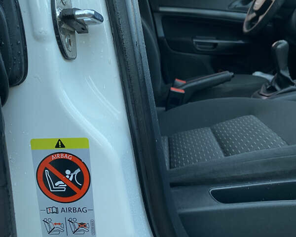 Білий Шкода Октавія, об'ємом двигуна 1.6 л та пробігом 330 тис. км за 6688 $, фото 12 на Automoto.ua