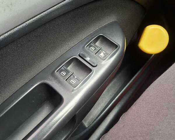 Белый Шкода Октавия, объемом двигателя 1.6 л и пробегом 240 тыс. км за 8100 $, фото 14 на Automoto.ua