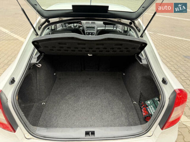 Белый Шкода Октавия, объемом двигателя 1.6 л и пробегом 239 тыс. км за 7999 $, фото 35 на Automoto.ua