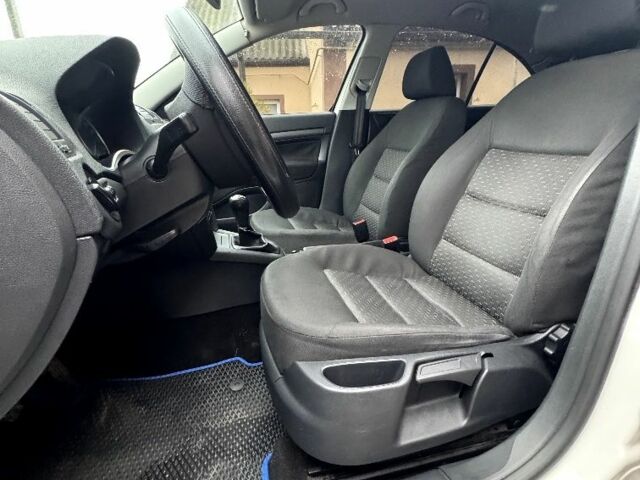 Білий Шкода Октавія, об'ємом двигуна 1.9 л та пробігом 299 тис. км за 6700 $, фото 4 на Automoto.ua