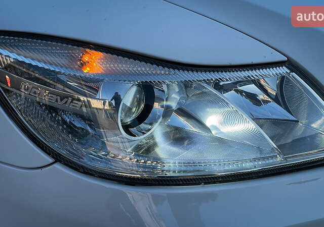 Белый Шкода Октавия, объемом двигателя 1.6 л и пробегом 199 тыс. км за 8500 $, фото 11 на Automoto.ua