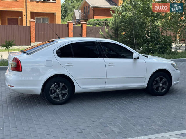 Белый Шкода Октавия, объемом двигателя 1.8 л и пробегом 283 тыс. км за 6499 $, фото 3 на Automoto.ua