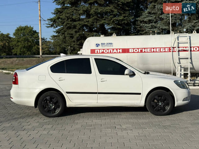 Білий Шкода Октавія, об'ємом двигуна 1.8 л та пробігом 270 тис. км за 5900 $, фото 4 на Automoto.ua