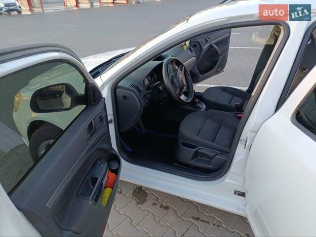 Белый Шкода Октавия, объемом двигателя 1.9 л и пробегом 286 тыс. км за 6300 $, фото 9 на Automoto.ua