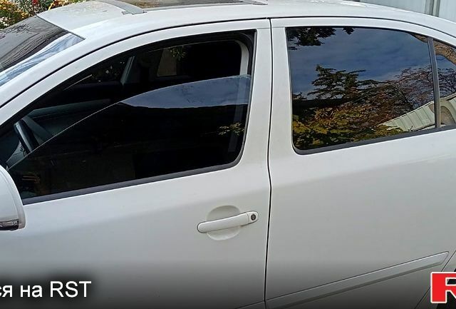 Белый Шкода Октавия, объемом двигателя 2 л и пробегом 300 тыс. км за 8000 $, фото 4 на Automoto.ua