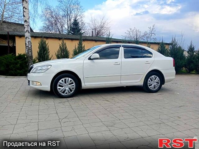 Белый Шкода Октавия, объемом двигателя 1.6 л и пробегом 155 тыс. км за 7600 $, фото 4 на Automoto.ua