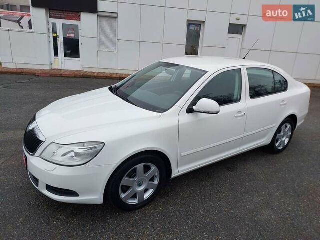 Белый Шкода Октавия, объемом двигателя 1.4 л и пробегом 187 тыс. км за 7800 $, фото 2 на Automoto.ua