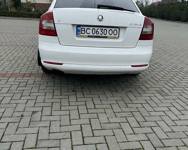Белый Шкода Октавия, объемом двигателя 1.6 л и пробегом 286 тыс. км за 7500 $, фото 8 на Automoto.ua