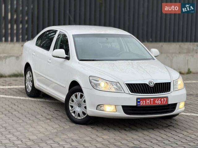 Белый Шкода Октавия, объемом двигателя 1.6 л и пробегом 239 тыс. км за 7999 $, фото 15 на Automoto.ua