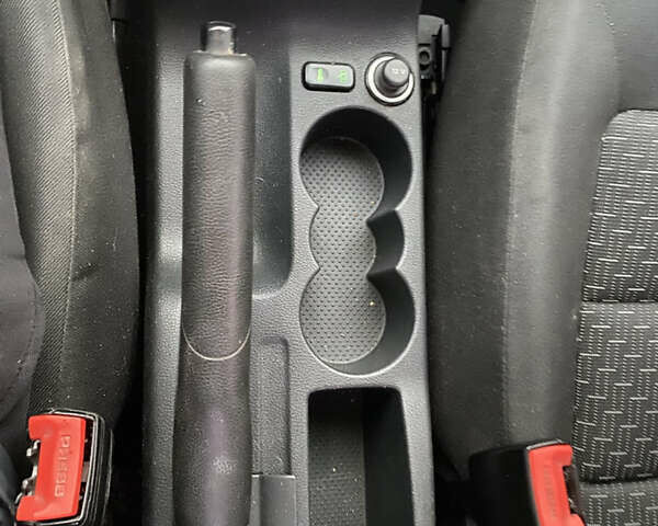 Білий Шкода Октавія, об'ємом двигуна 1.6 л та пробігом 330 тис. км за 6688 $, фото 36 на Automoto.ua