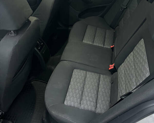 Белый Шкода Октавия, объемом двигателя 1.6 л и пробегом 286 тыс. км за 7500 $, фото 13 на Automoto.ua