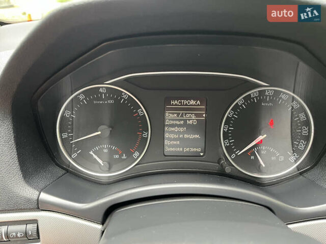 Белый Шкода Октавия, объемом двигателя 1.2 л и пробегом 238 тыс. км за 5500 $, фото 36 на Automoto.ua