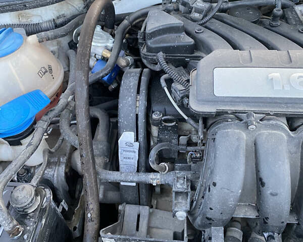 Білий Шкода Октавія, об'ємом двигуна 1.6 л та пробігом 330 тис. км за 6688 $, фото 19 на Automoto.ua