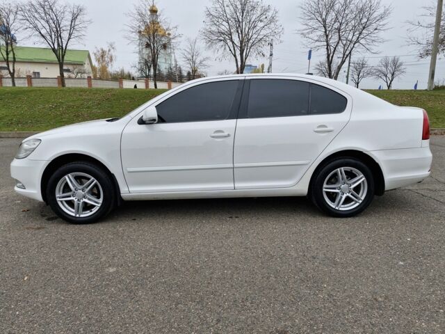 Білий Шкода Октавія, об'ємом двигуна 1.6 л та пробігом 200 тис. км за 8300 $, фото 6 на Automoto.ua