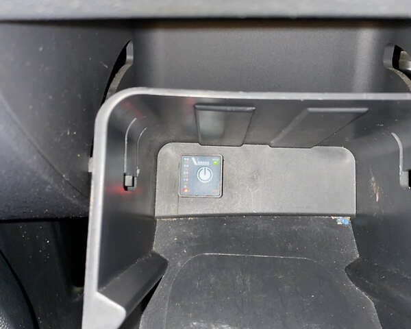 Білий Шкода Октавія, об'ємом двигуна 1.6 л та пробігом 330 тис. км за 6688 $, фото 30 на Automoto.ua