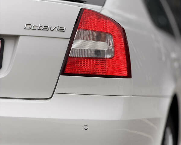 Белый Шкода Октавия, объемом двигателя 1.6 л и пробегом 239 тыс. км за 7999 $, фото 19 на Automoto.ua