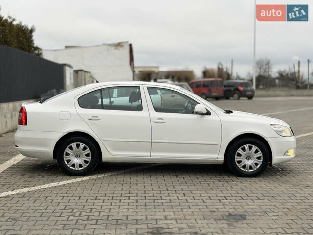 Белый Шкода Октавия, объемом двигателя 1.6 л и пробегом 239 тыс. км за 7999 $, фото 10 на Automoto.ua