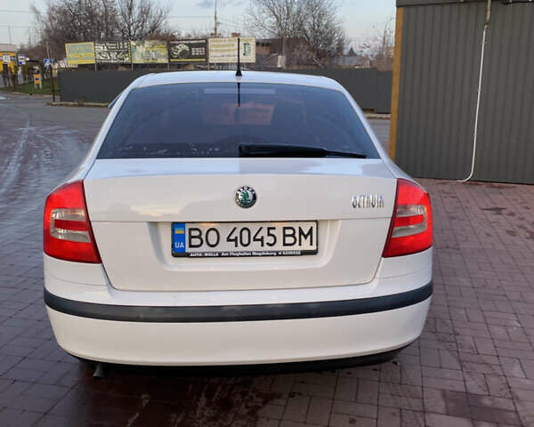 Білий Шкода Октавія, об'ємом двигуна 1.6 л та пробігом 330 тис. км за 6688 $, фото 7 на Automoto.ua