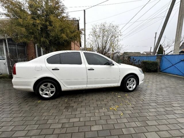 Білий Шкода Октавія, об'ємом двигуна 1.9 л та пробігом 299 тис. км за 6700 $, фото 1 на Automoto.ua