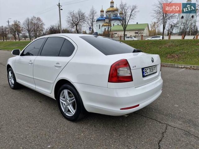 Білий Шкода Октавія, об'ємом двигуна 1.6 л та пробігом 200 тис. км за 8300 $, фото 17 на Automoto.ua