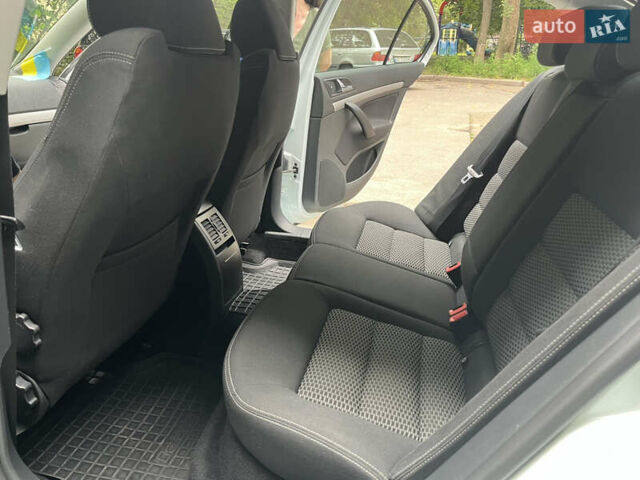 Белый Шкода Октавия, объемом двигателя 1.2 л и пробегом 238 тыс. км за 5500 $, фото 27 на Automoto.ua