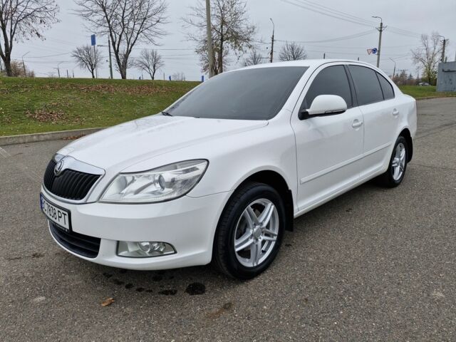 Білий Шкода Октавія, об'ємом двигуна 1.6 л та пробігом 200 тис. км за 8300 $, фото 18 на Automoto.ua