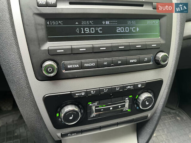Белый Шкода Октавия, объемом двигателя 1.2 л и пробегом 238 тыс. км за 5500 $, фото 38 на Automoto.ua