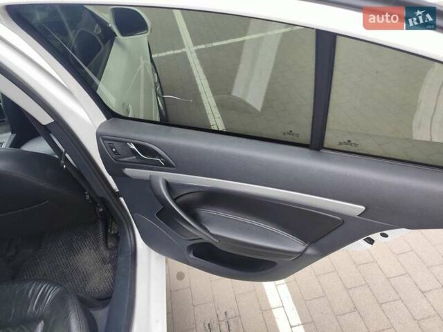 Белый Шкода Октавия, объемом двигателя 1.6 л и пробегом 327 тыс. км за 7100 $, фото 9 на Automoto.ua