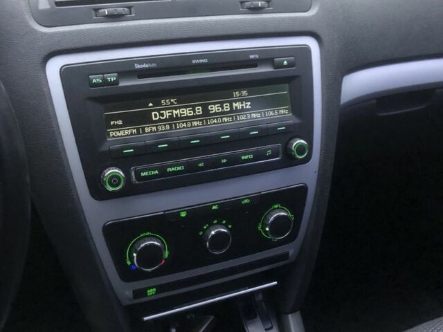 Белый Шкода Октавия, объемом двигателя 1.6 л и пробегом 215 тыс. км за 7634 $, фото 7 на Automoto.ua