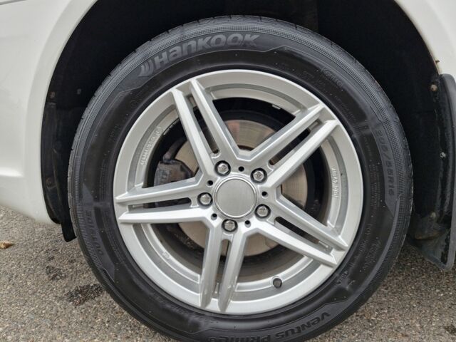 Білий Шкода Октавія, об'ємом двигуна 1.6 л та пробігом 200 тис. км за 8300 $, фото 11 на Automoto.ua