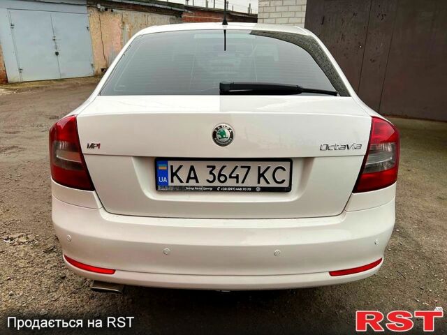 Белый Шкода Октавия, объемом двигателя 1.6 л и пробегом 257 тыс. км за 7000 $, фото 4 на Automoto.ua