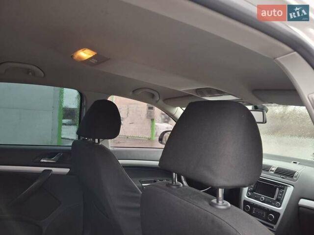 Белый Шкода Октавия, объемом двигателя 1.6 л и пробегом 240 тыс. км за 8100 $, фото 21 на Automoto.ua