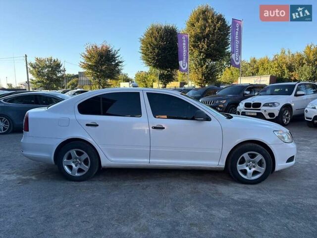 Белый Шкода Октавия, объемом двигателя 1.9 л и пробегом 299 тыс. км за 7300 $, фото 3 на Automoto.ua