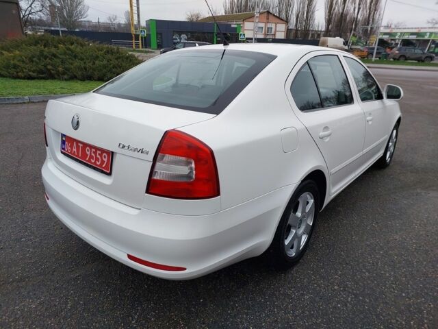 Белый Шкода Октавия, объемом двигателя 1.4 л и пробегом 187 тыс. км за 8000 $, фото 5 на Automoto.ua