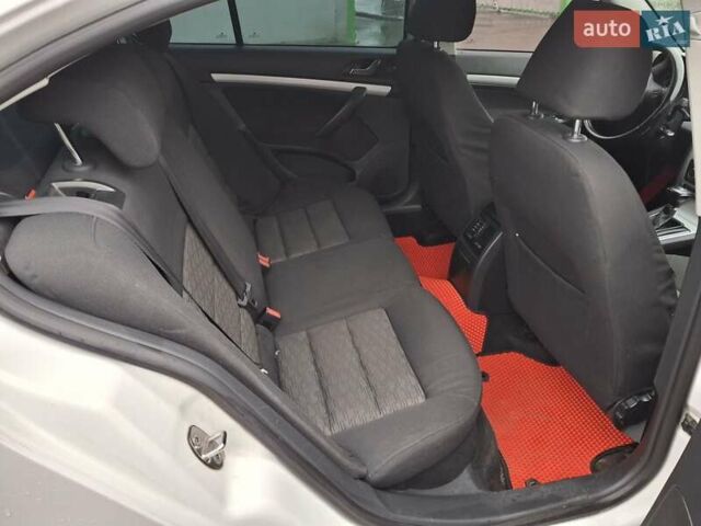 Белый Шкода Октавия, объемом двигателя 1.6 л и пробегом 240 тыс. км за 8100 $, фото 20 на Automoto.ua