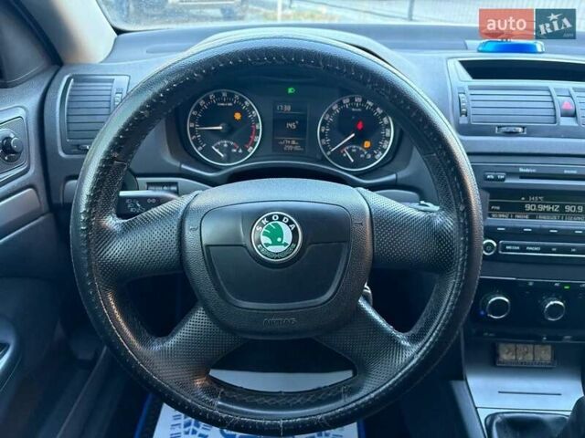 Белый Шкода Октавия, объемом двигателя 1.9 л и пробегом 299 тыс. км за 6700 $, фото 1 на Automoto.ua