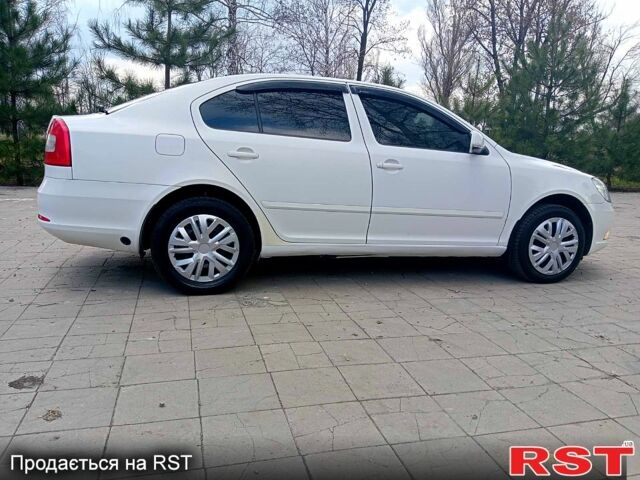Белый Шкода Октавия, объемом двигателя 1.6 л и пробегом 155 тыс. км за 7600 $, фото 9 на Automoto.ua