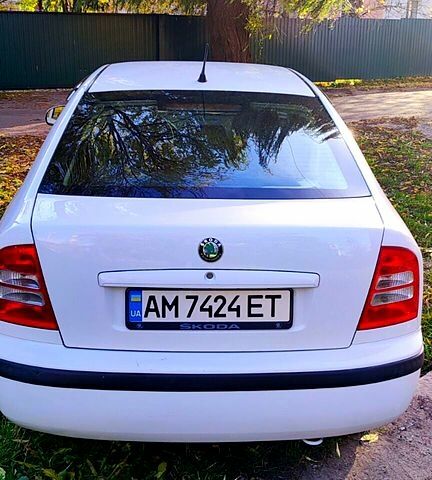 Шкода Октавия 2010 в Киеве на Automoto.ua Белый Шкода Октавия, объемом двигателя 1.6 л и пробегом 300 тыс. км за 4000 $, фото 3 на Automoto.ua