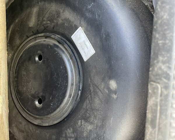 Белый Шкода Октавия, объемом двигателя 1.6 л и пробегом 237 тыс. км за 6500 $, фото 3 на Automoto.ua