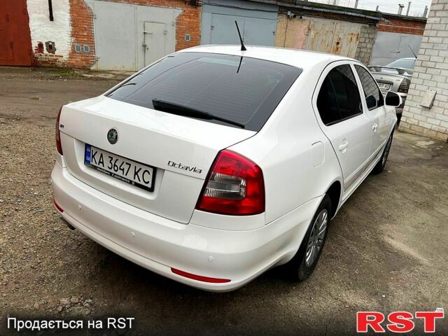 Белый Шкода Октавия, объемом двигателя 1.6 л и пробегом 257 тыс. км за 7000 $, фото 5 на Automoto.ua