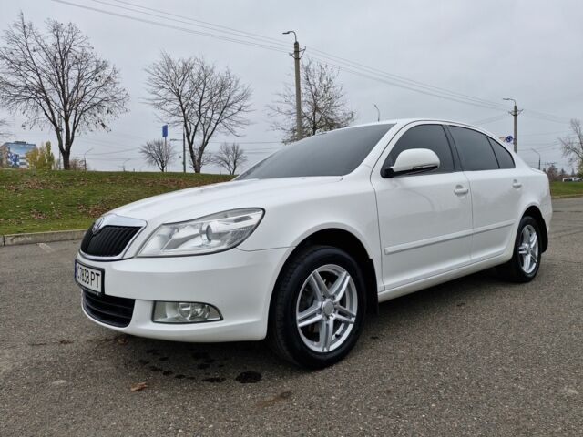Білий Шкода Октавія, об'ємом двигуна 1.6 л та пробігом 200 тис. км за 8300 $, фото 16 на Automoto.ua