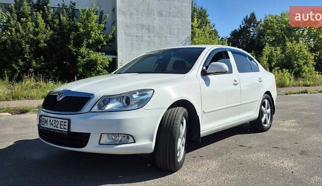 Белый Шкода Октавия, объемом двигателя 1.8 л и пробегом 188 тыс. км за 8800 $, фото 2 на Automoto.ua