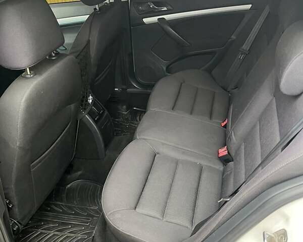 Белый Шкода Октавия, объемом двигателя 1.97 л и пробегом 240 тыс. км за 8700 $, фото 8 на Automoto.ua