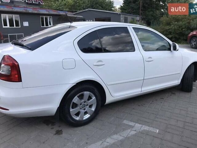 Белый Шкода Октавия, объемом двигателя 1.9 л и пробегом 220 тыс. км за 7300 $, фото 3 на Automoto.ua