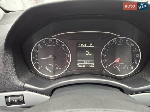 Белый Шкода Октавия, объемом двигателя 1.6 л и пробегом 240 тыс. км за 8100 $, фото 17 на Automoto.ua