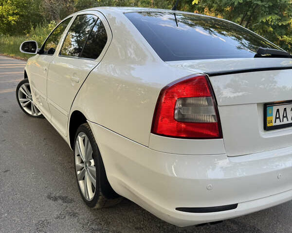 Білий Шкода Октавія, об'ємом двигуна 1.8 л та пробігом 303 тис. км за 6899 $, фото 9 на Automoto.ua