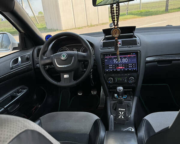 Білий Шкода Октавія, об'ємом двигуна 1.98 л та пробігом 220 тис. км за 8000 $, фото 3 на Automoto.ua