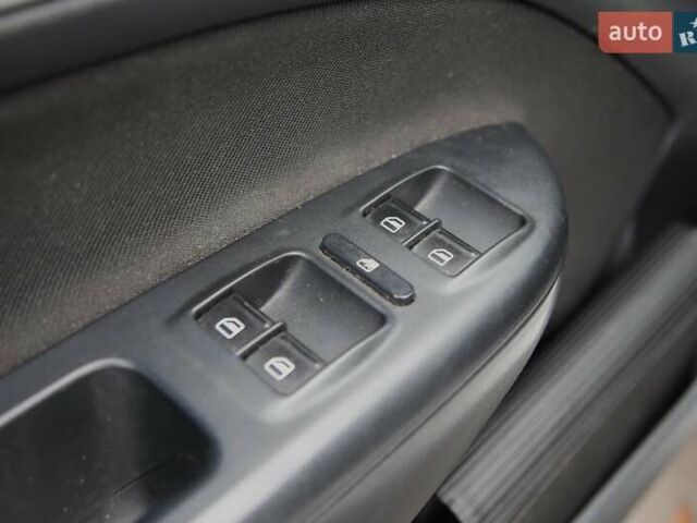 Белый Шкода Октавия, объемом двигателя 1.6 л и пробегом 239 тыс. км за 8100 $, фото 15 на Automoto.ua