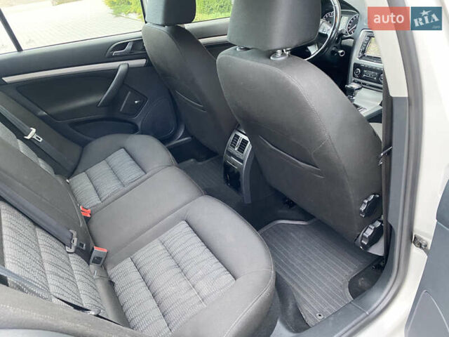 Білий Шкода Октавія, об'ємом двигуна 1.6 л та пробігом 189 тис. км за 8999 $, фото 22 на Automoto.ua